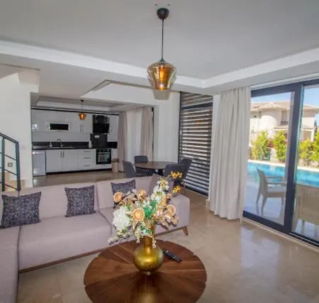 Onno Villa, Oezel Havuzlu, Vilă Fethiye